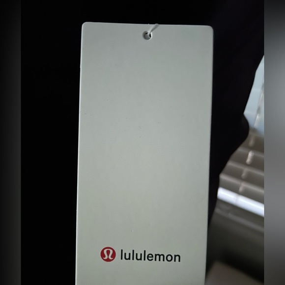 NWT Lululemon Love Tank - Black - Size 6 - Picture 5 of 6